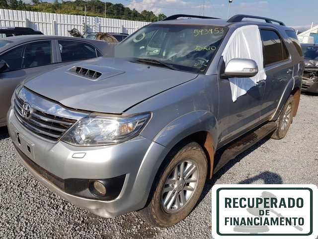HILUX SW4 SRV 3.0 D-4D TURBO 2015