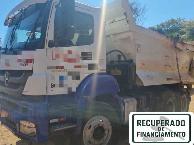 Caminhão MB4144 Mercedes Benz 2014