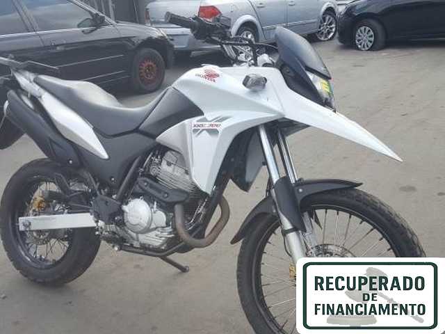 XRE 300 2015