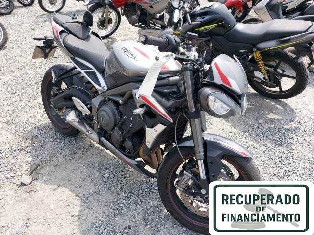 STREET TRIPLE 2020